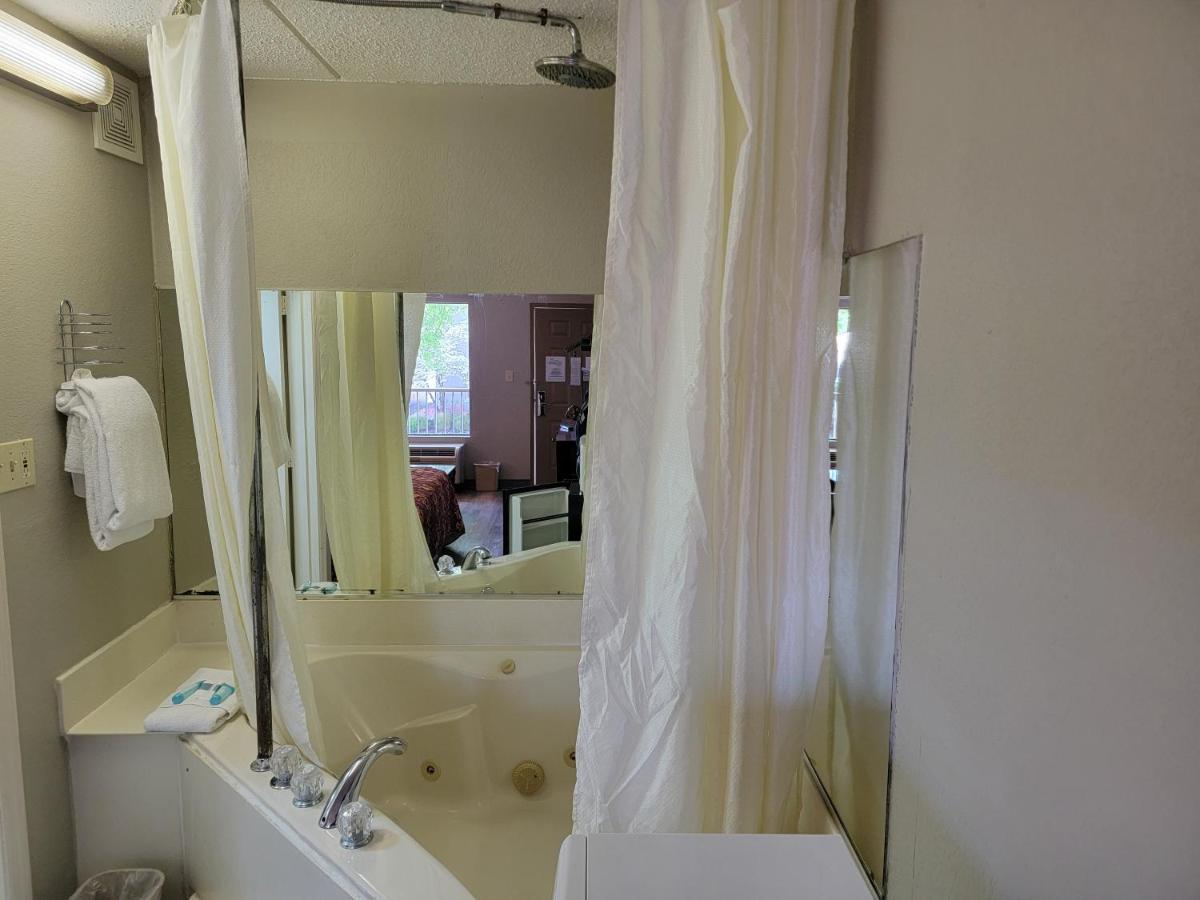 Studio 9 Inn & Suites Decatur Exteriör bild